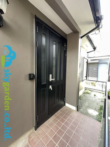 茅ヶ崎市香川4丁目　中古戸建の玄関