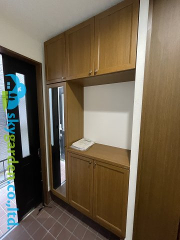 茅ヶ崎市香川4丁目　中古戸建の玄関