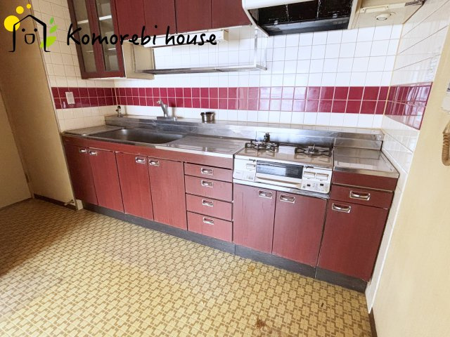 パークタウン若宮　1号棟のキッチン|収納がたくさんできるキッチンです