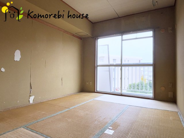 パークタウン若宮　1号棟の寝室|光の差し込む和室です