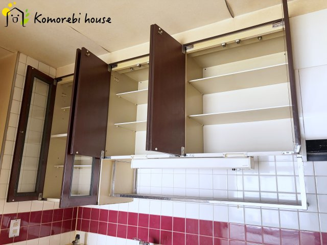 パークタウン若宮　1号棟の収納|キッチンの上の収納です