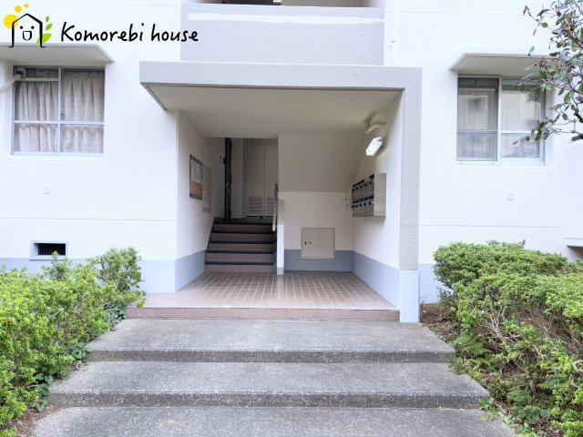 パークタウン若宮　1号棟のエントランス|なだらかな入口です