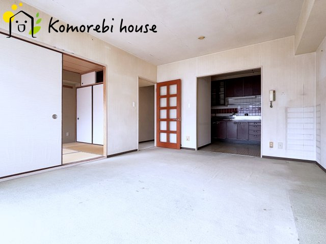 パークタウン若宮　1号棟の居間・リビング|14.5帖のリビングです