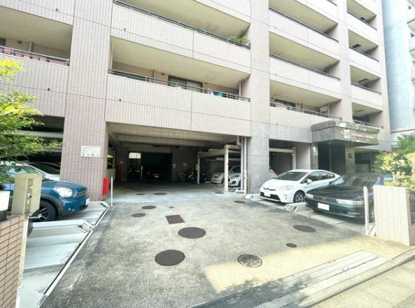 【駐車場】 | クリオ湘南台弐番館 | 駐車場に車を止められます