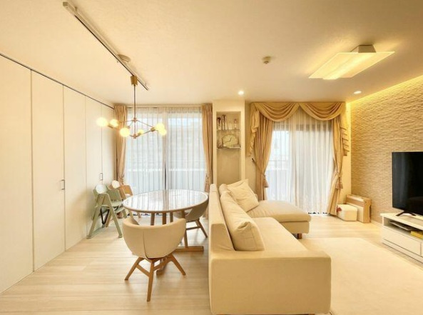 【居間・リビング】 | クリオ湘南台弐番館 | おしゃれなリビングです