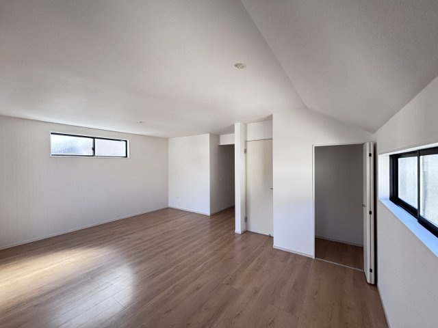 広島市安佐南区安東４丁目の新築一戸建の居間・リビング