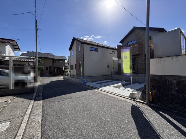 広島市安佐南区安東４丁目の新築一戸建の前面道路含む現地写真