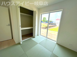 【和室】 | 瑞穂市生津天王東町新築建売全3棟！耐震＋制震のお家！お車並列3台可能！インナーバルコニーのあるお家！ | 瑞穂市生津天王東町新築建売全3棟！耐震＋制震のお家！お車並列3台可能！インナーバルコニーのあるお家！