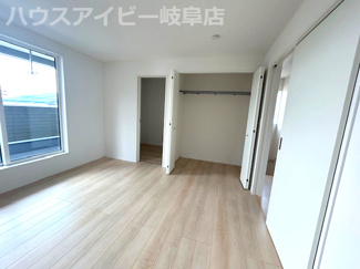 【洋室】 | 瑞穂市生津天王東町新築建売全3棟！耐震＋制震のお家！お車並列3台可能！インナーバルコニーのあるお家！ | 瑞穂市生津天王東町新築建売全3棟！耐震＋制震のお家！お車並列3台可能！インナーバルコニーのあるお家！