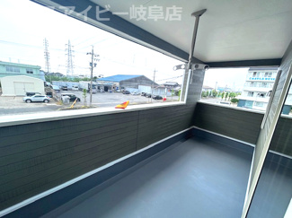 【バルコニー】 | 瑞穂市生津天王東町新築建売全3棟！耐震＋制震のお家！お車並列3台可能！インナーバルコニーのあるお家！ | 瑞穂市生津天王東町新築建売全3棟！耐震＋制震のお家！お車並列3台可能！インナーバルコニーのあるお家！