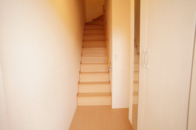 アロマレジデンス松ヶ丘の玄関