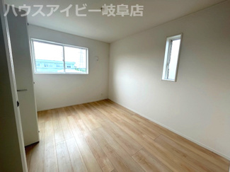 【洋室】 | 瑞穂市生津天王東町新築建売全3棟！耐震＋制震のお家！お車並列3台可能！インナーバルコニーのあるお家！ | 瑞穂市生津天王東町新築建売全3棟！耐震＋制震のお家！お車並列3台可能！インナーバルコニーのあるお家！