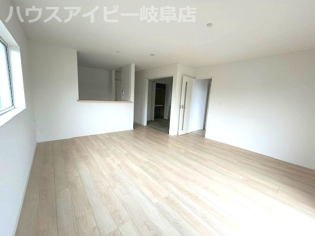 【居間・リビング】の画像