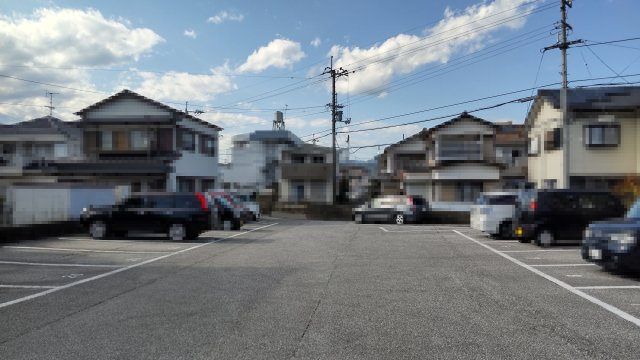 岩﨑月極駐車場の外観