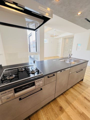 NATURAL EDGE― 松風台の静寂と美意識 ―のキッチン