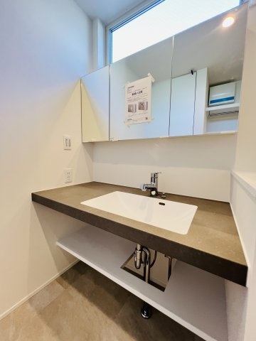 NATURAL EDGE― 松風台の静寂と美意識 ―のキッチン