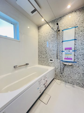 NATURAL EDGE― 松風台の静寂と美意識 ―の浴室