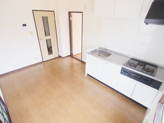 ドミール東青崎の居間・リビング