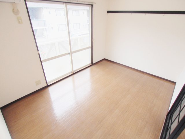 ドミール東青崎の居間・リビング