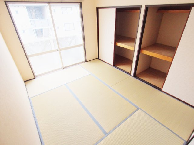 ドミール東青崎の和室