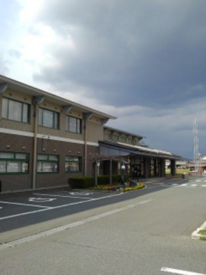 【周辺】 | メゾン　ラブリーＪ | 高島市役所　安曇川支所まで350m