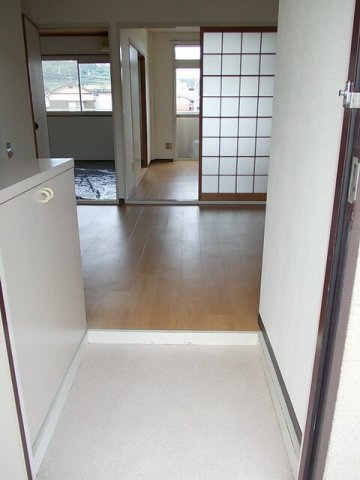 エルデイム西本Ａの玄関|きれいな玄関です