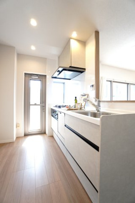 【キッチン】 | 【上質リノベ】エイルヴィラ宇品神田ツインタワー | 室内（2025年9月5日9：00頃）撮影