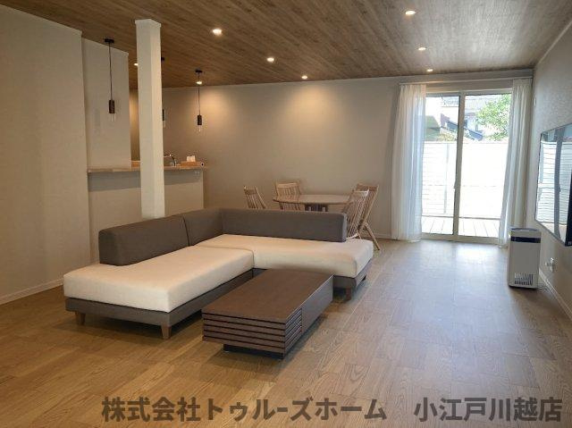 【居間・リビング】 | 川越市かすみ野三丁目　中古戸建