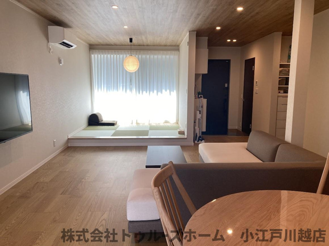 【居間・リビング】 | 川越市かすみ野三丁目　中古戸建