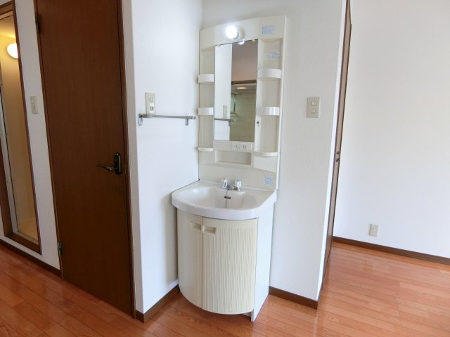 サンアップビルの洗面所|脱衣スペースもあります