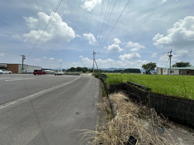 【前面道路含む現地写真】 | 都城市梅北町 2,240万円