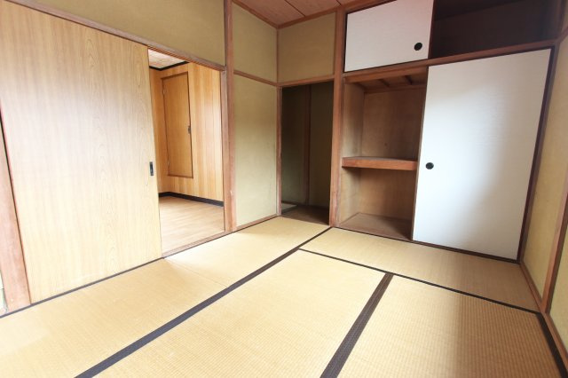 神垣アパート（古新開）の和室