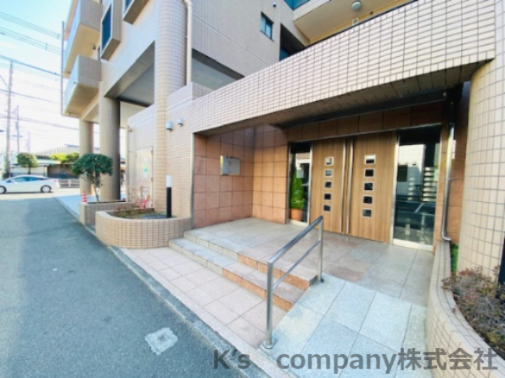 茅ヶ崎市小和田２丁目　マイキャッスル湘南辻堂のエントランス|エントランス周辺スペース◇