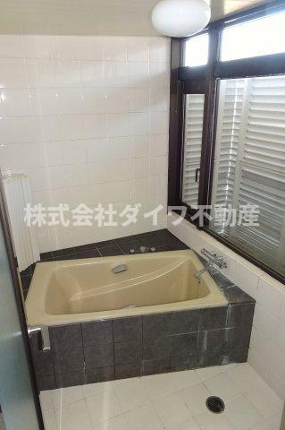 スクエアファースト岡崎の浴室