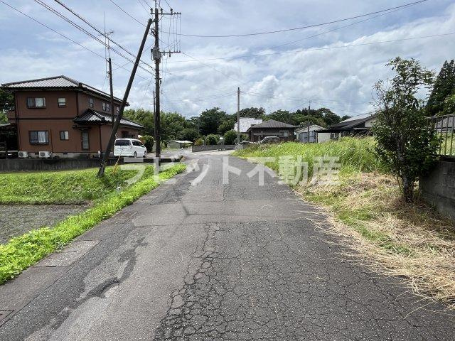 【外観】 | 横市町：売土地 | 前面道路幅員、約6ｍです