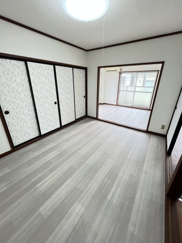 富谷マンションの洋室