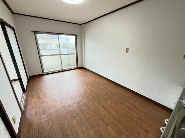 富谷マンションの居間・リビング