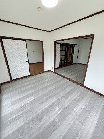 富谷マンションの洋室