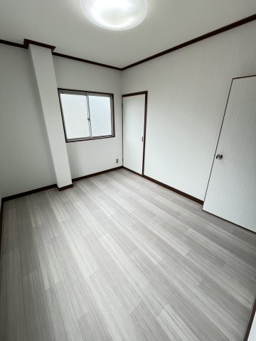 富谷マンションの洋室