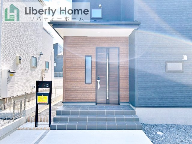 第1笠間市笠間　新築戸建　1号棟のエントランス