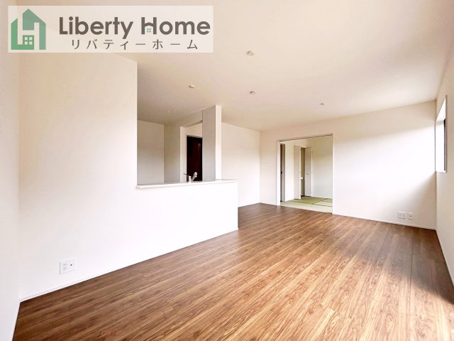 第1笠間市笠間　新築戸建　1号棟の居間・リビング