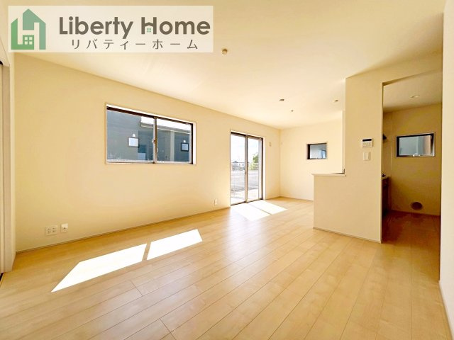 第1笠間市笠間　新築戸建　2号棟の居間・リビング