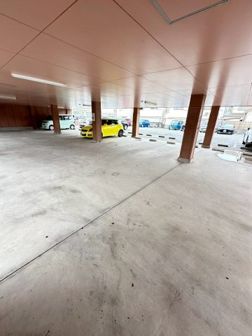 サンフラワー貴崎の駐車場