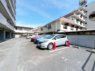 【駐車場】