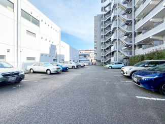 【駐車場】