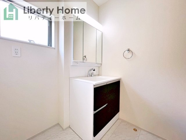 第1笠間市笠間　新築戸建　6号棟の独立洗面台