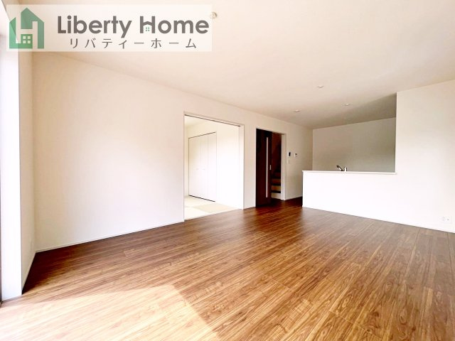 第1笠間市笠間　新築戸建　6号棟の居間・リビング