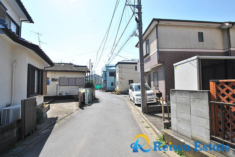 売地　茅ヶ崎市萩園の前面道路含む現地写真