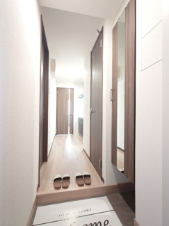 【玄関】 | グリシーナヴァッレ | 明るい玄関です