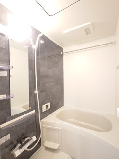 【浴室】 | グリシーナヴァッレ | 落ち着いた空間のお風呂です